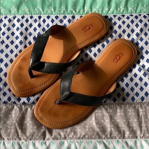 UGG Tuolumne black leather flip flops- 8